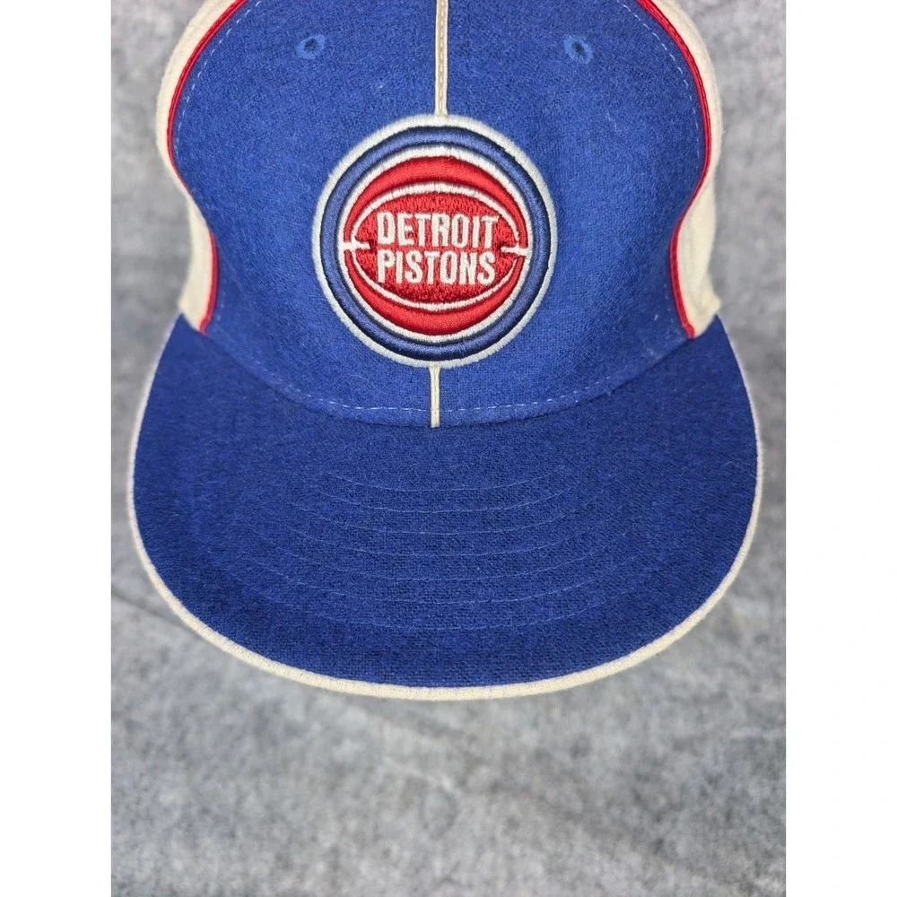 Detroit Pistons | Red/White/Blue | Twins Enterprise |‎ Hardwood Classics | 7 3/8